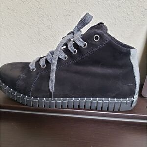 Andia Fora raset suede lace up black sneaker 38/7.5